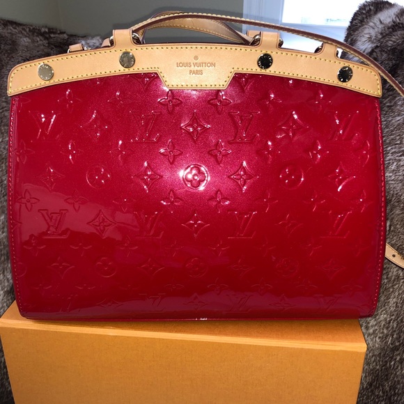 Louis Vuitton Handbags - AUTHENTIC Louis Vuitton Vernis patent handbag!